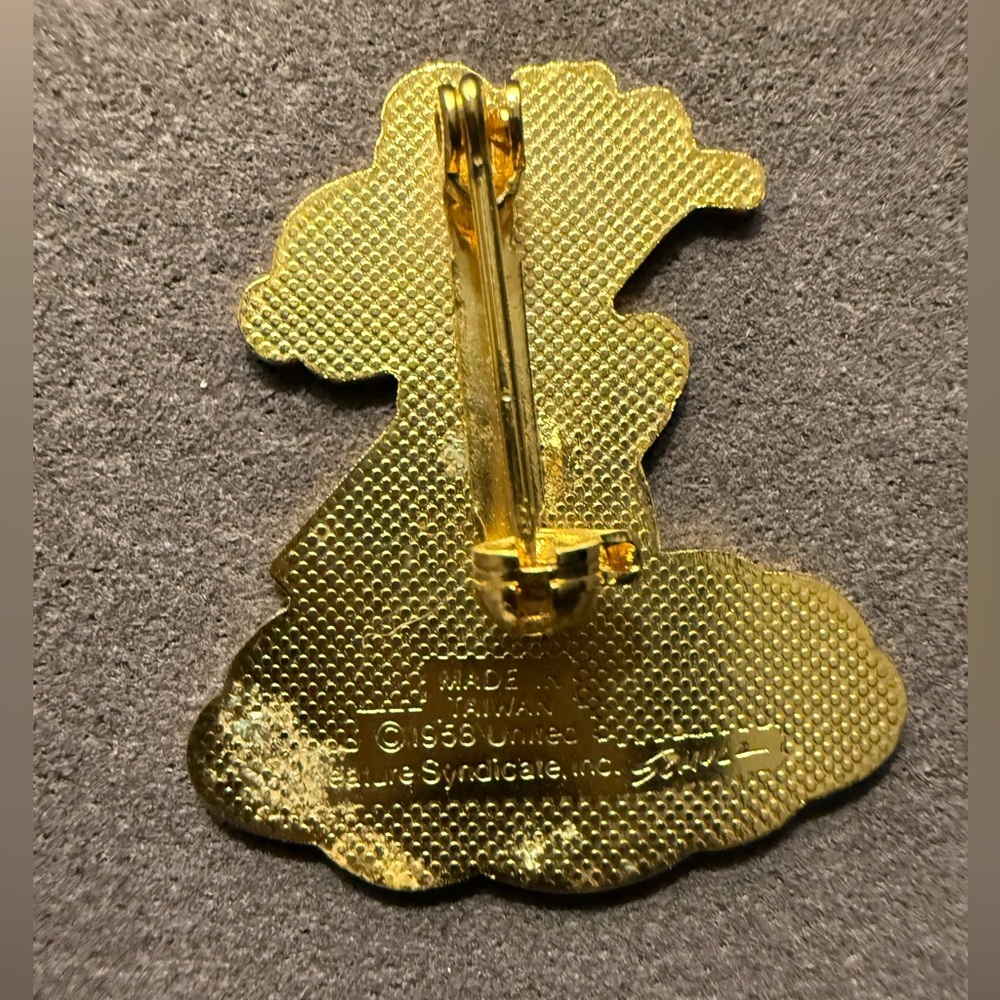 Vintage Snoopy Breckenridge Ski Resort Pin Peanuts Colorado Skiing Enamel Lapel - Picture 4 of 5